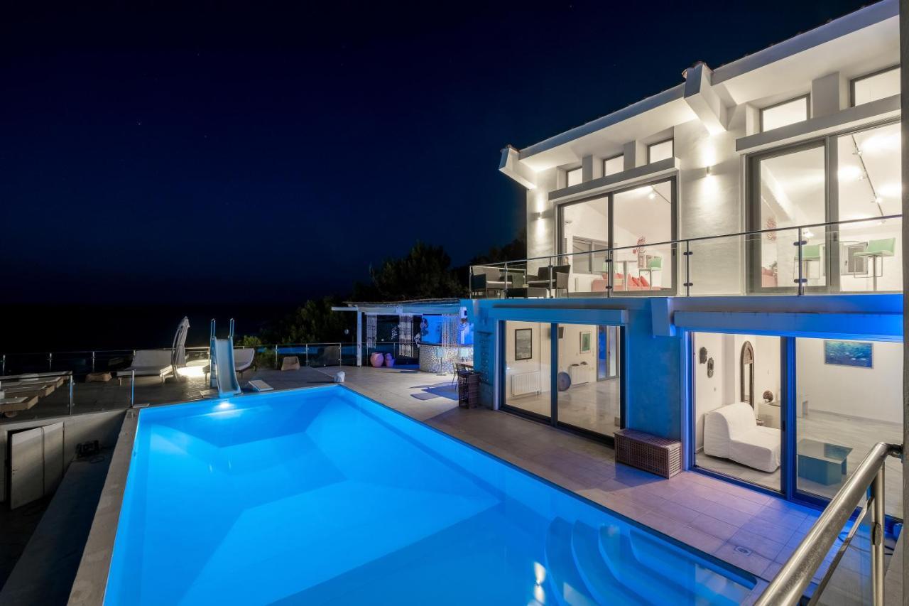Icarus Luxury Beachfront Villa Gialiskari  Экстерьер фото