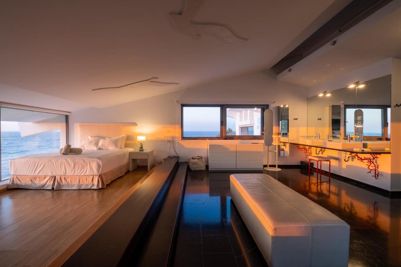 Icarus Luxury Beachfront Villa Gialiskari  Экстерьер фото