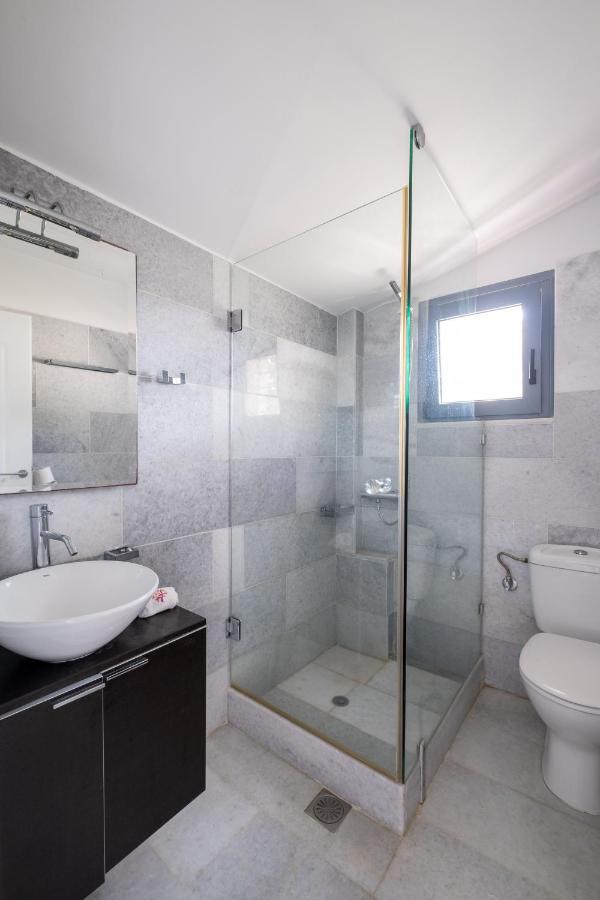 Icarus Luxury Beachfront Villa Gialiskari  Экстерьер фото